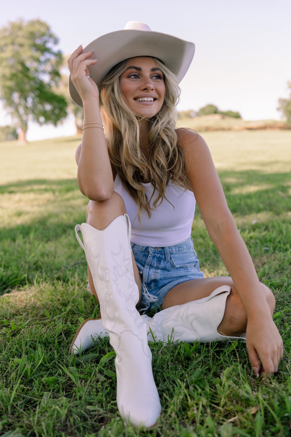 WHITE HALTER RIBBED TANK