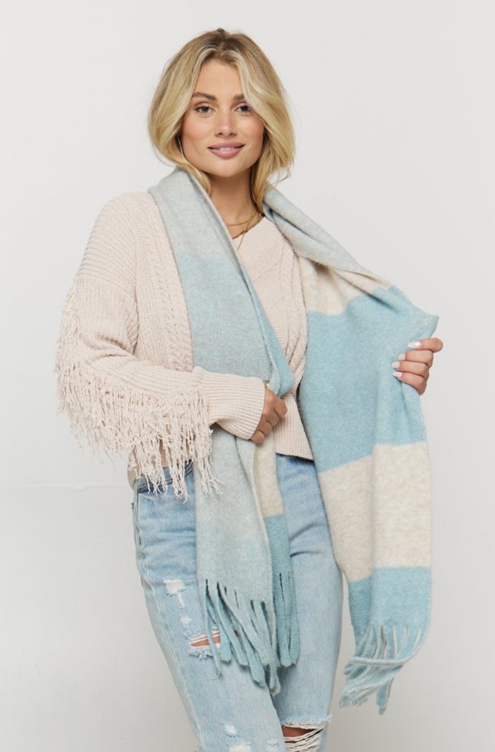 BELOW ZERO LIGHT BLUE AND CREAM SCARF