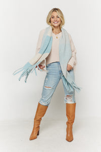 BELOW ZERO LIGHT BLUE AND CREAM SCARF