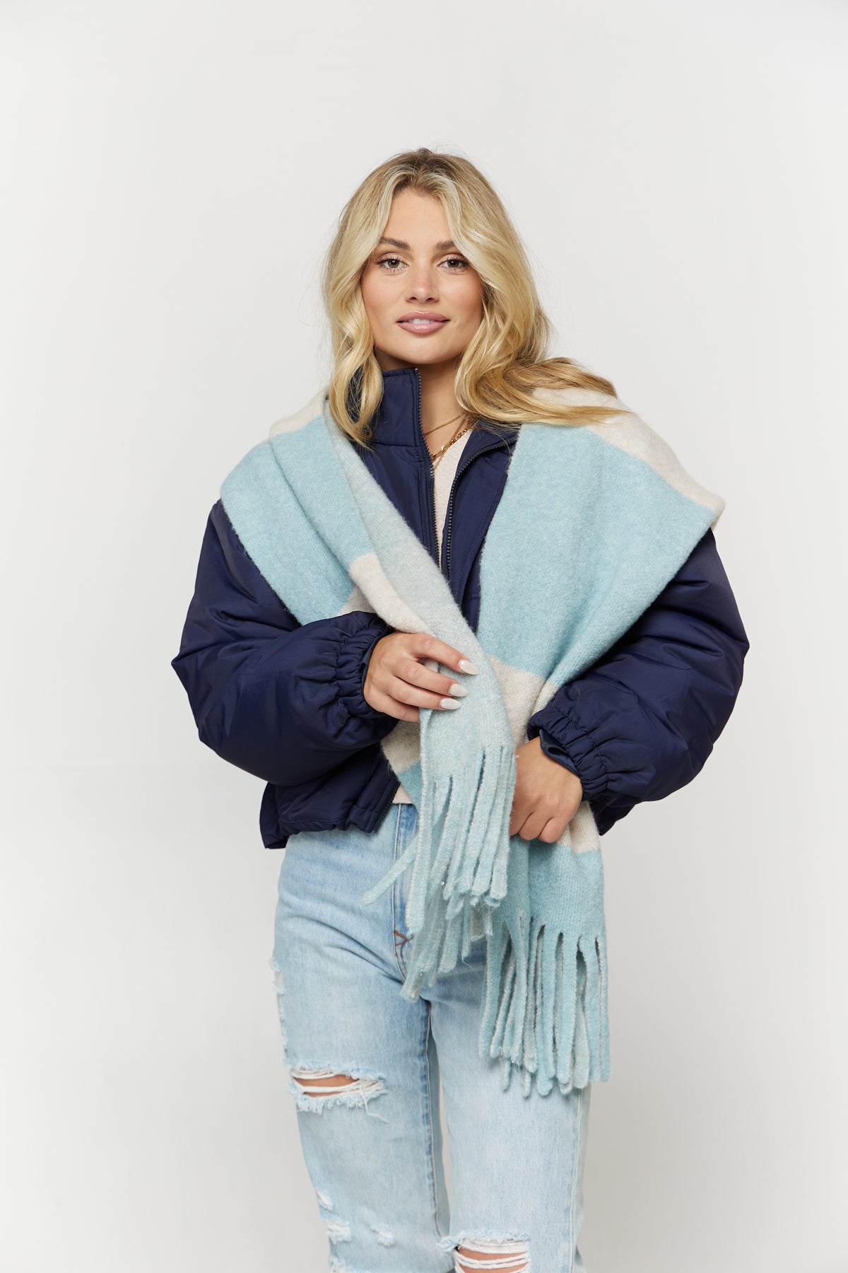 BELOW ZERO LIGHT BLUE AND CREAM SCARF