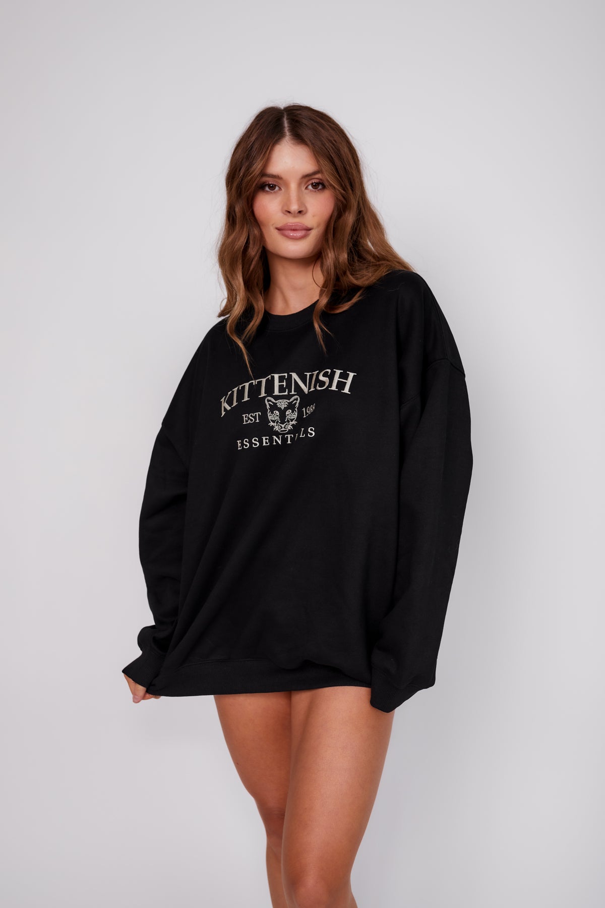 Essentials black crew online neck