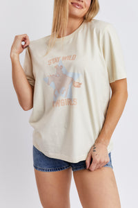 STAY WILD COWGIRLS GRAPHIC TEE