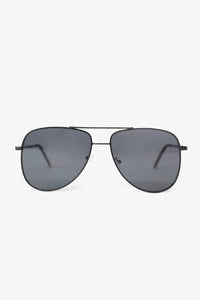 The JJD Classic Aviator black sunglasses.