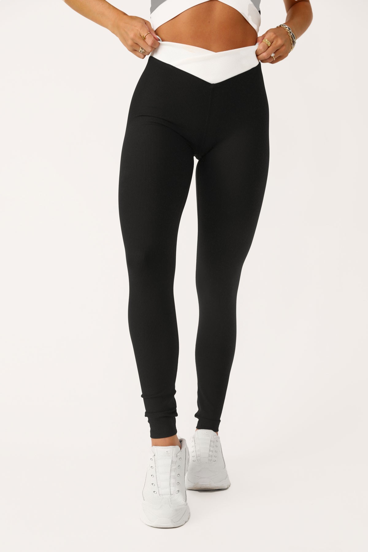 White hotsell black leggings