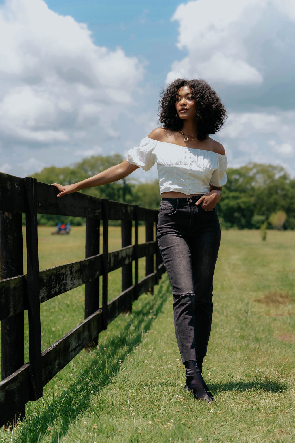 White crop 2025 top black jeans